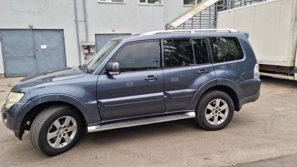 Mitsubishi Pajero Wagon 4