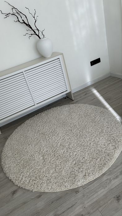 Круглий високоворсовий килим