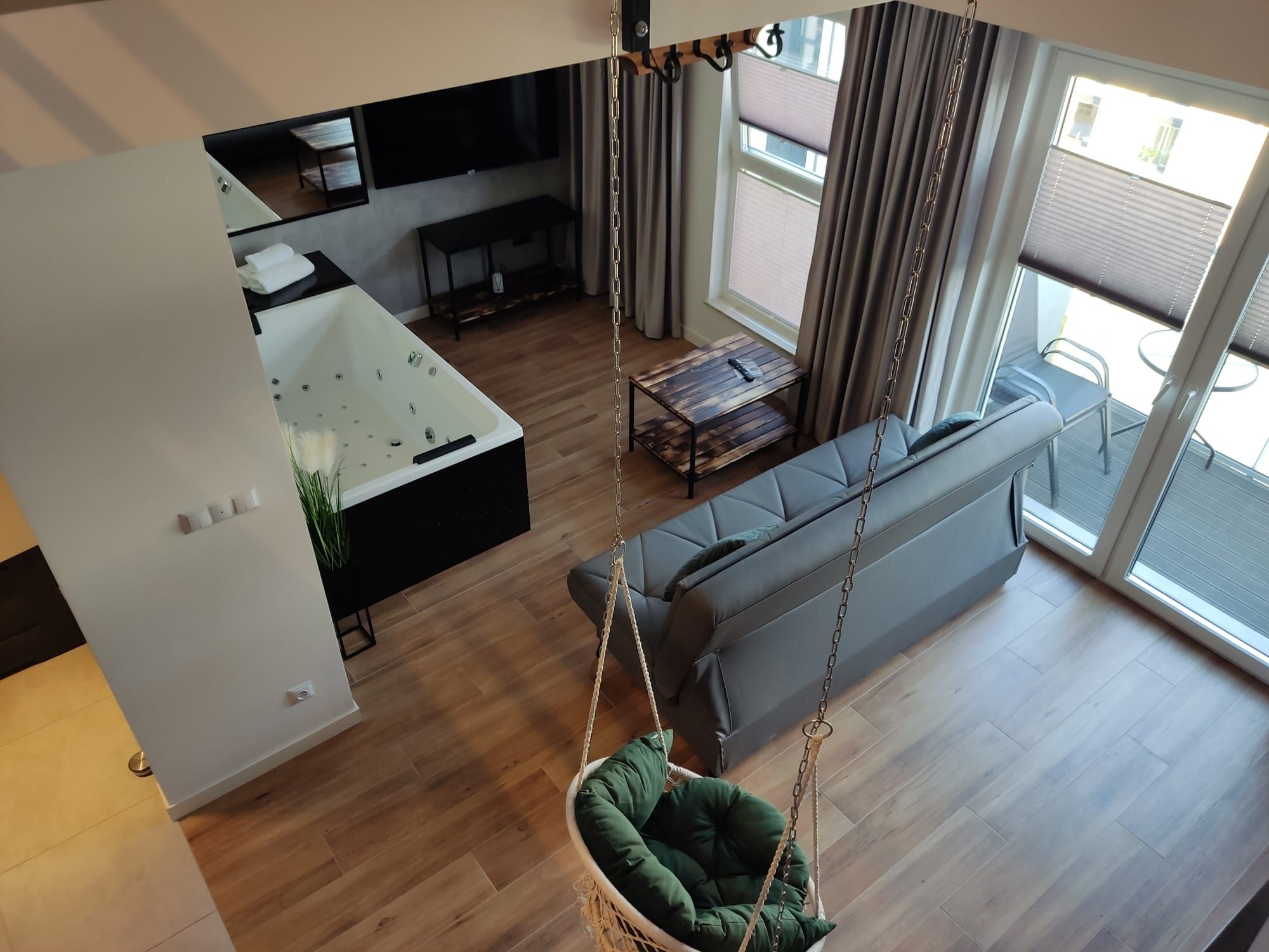 Apartament, mieszkanie z jacuzzi na wynajem, prezent, majówka