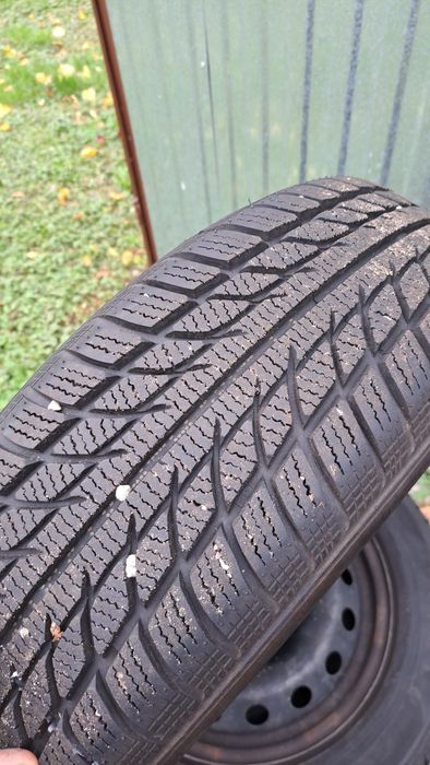 Koła z oponami zimowymi 185/65r15 rozstaw srub 4x100