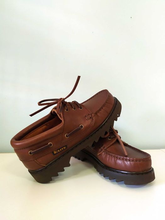 Sapatos tam. 31, pele/couro genuíno NOVO