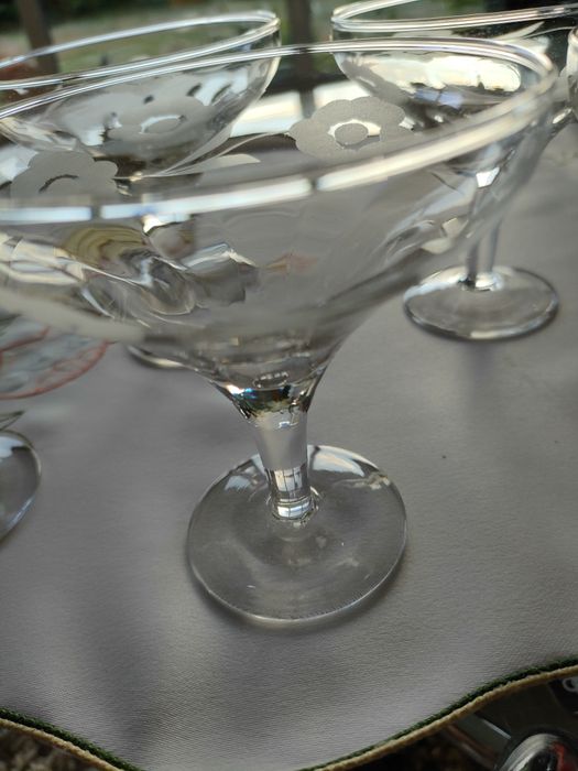 Kieliszki do szampana lub do deseru