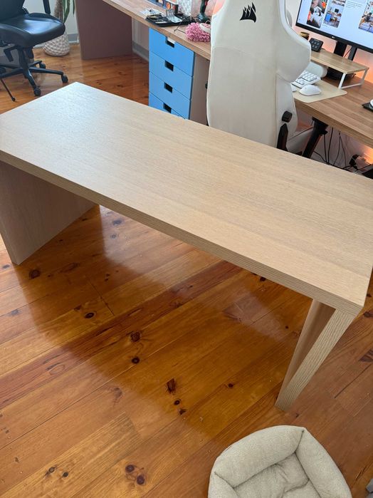 Secretária IKEA MALM - Desk
