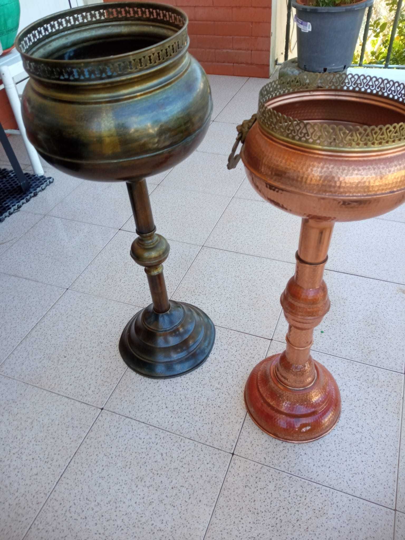 Vaso Floreira de pé alto