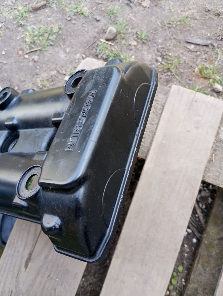 Pokrywa zaworów dekiel misa silnika 33E Suzuki GSXR 750 600 nr 1.139