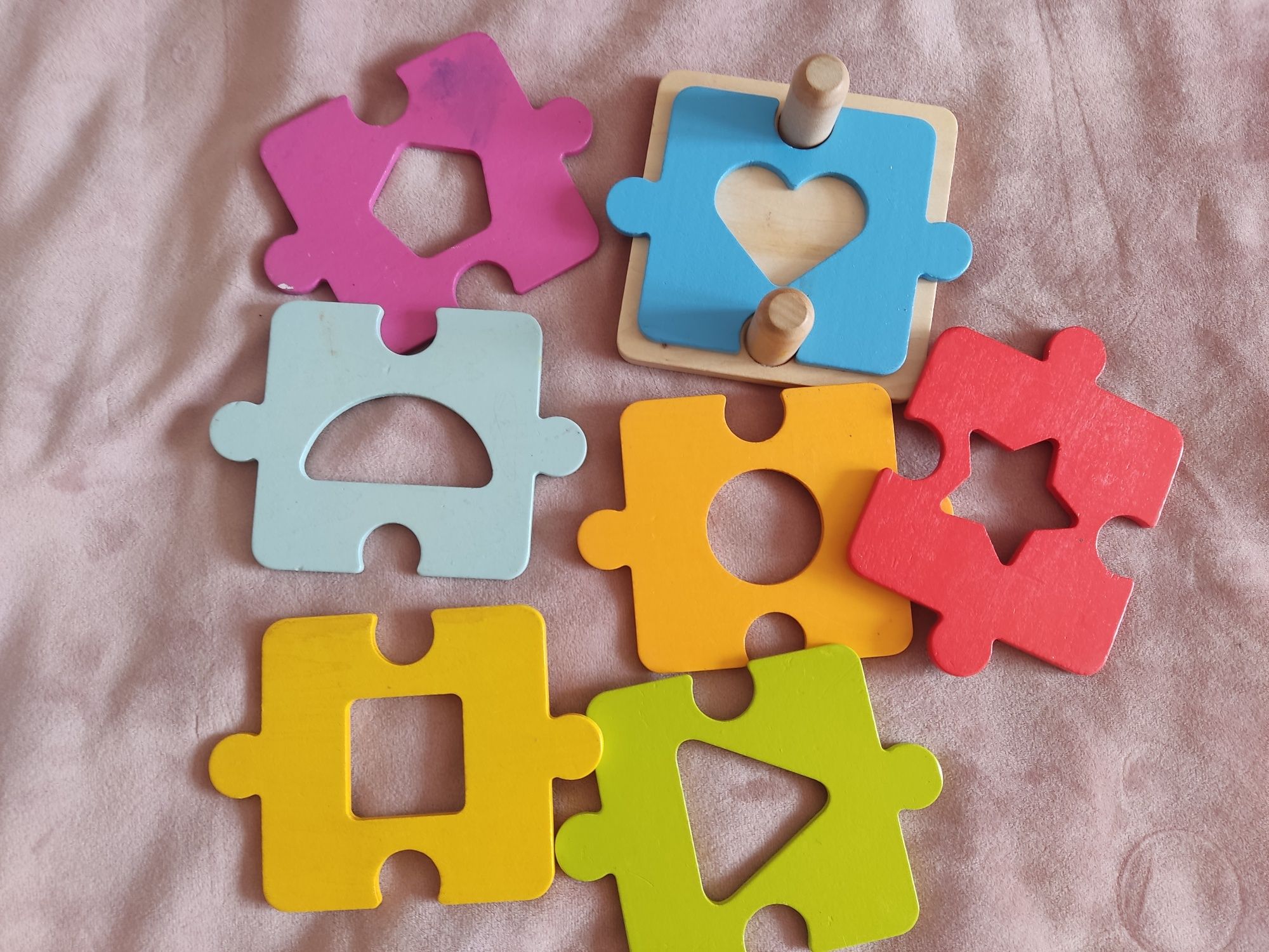 Zestaw zabawek dla dzieci w różnym wieku puzzle gry