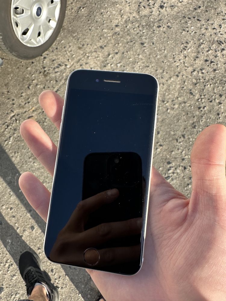 IPhone SE 2 2020 Neverlock Белый