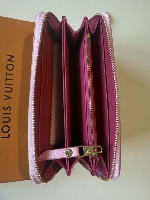 Różowy portfel Louis Vuitton