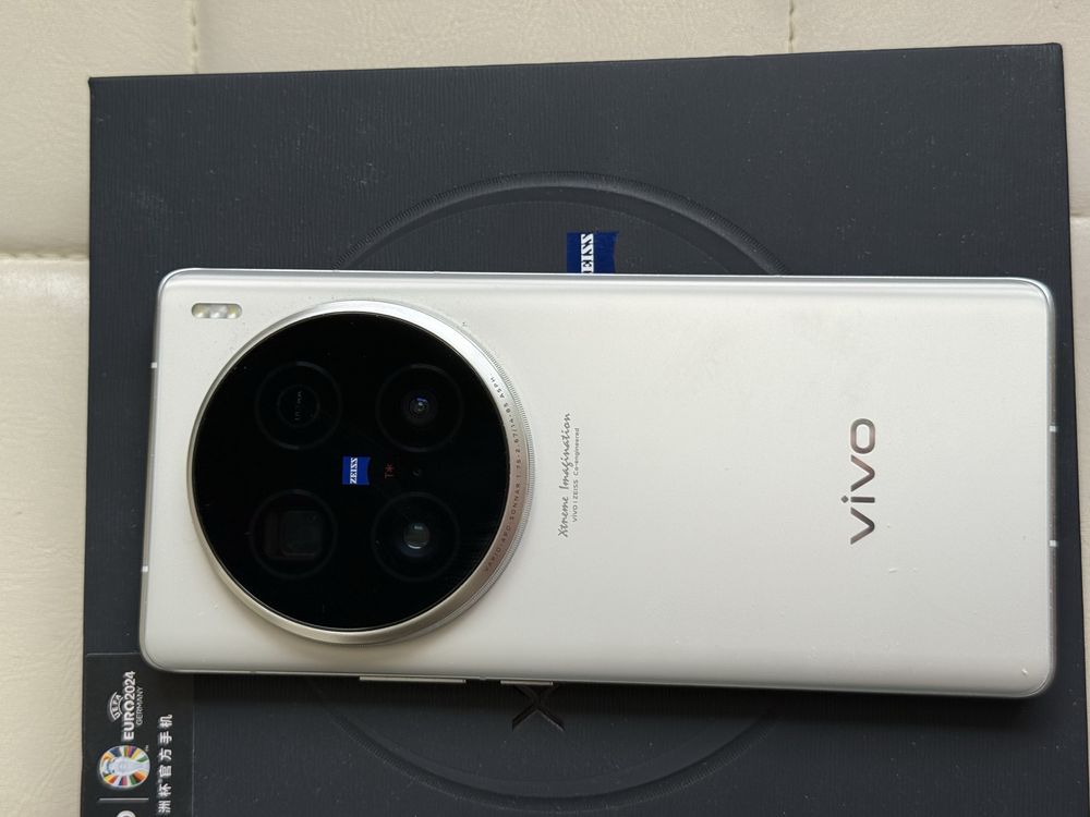Телефон VIVO X100 Ultra