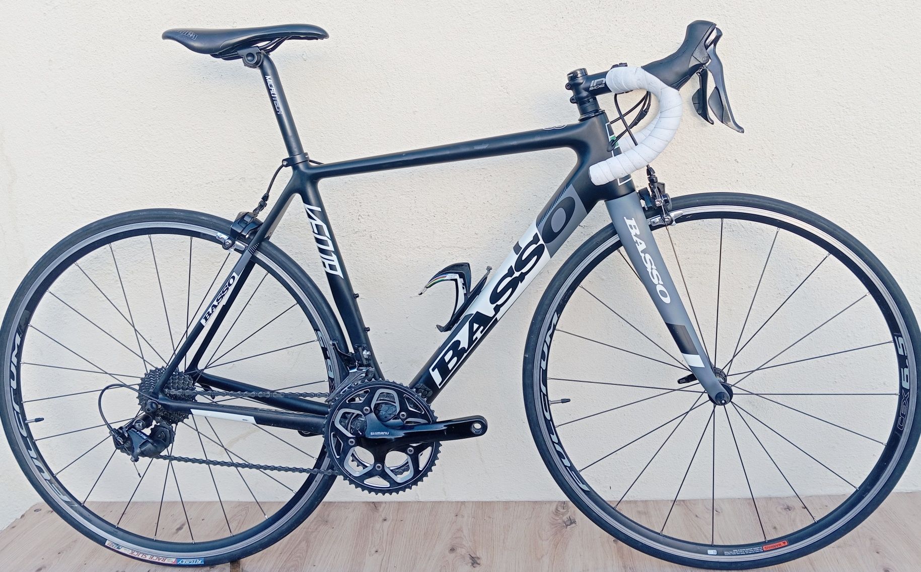 JF-Bikes Duas bicicletas Carbono  Basso Venta 11v S