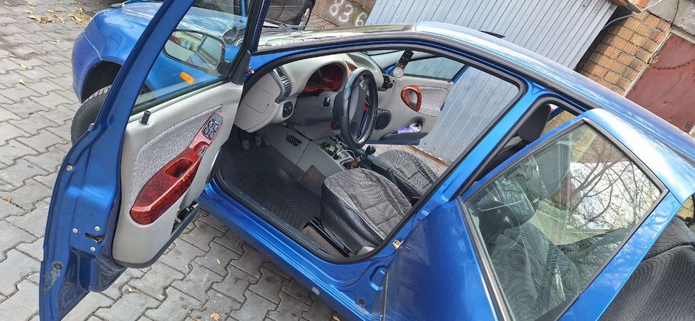 Продав власне авто єдиний власник з салону