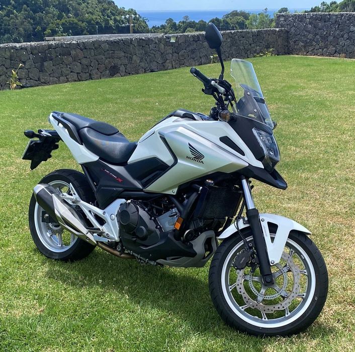 Honda 750 - Praticamente Nova - 6.000km