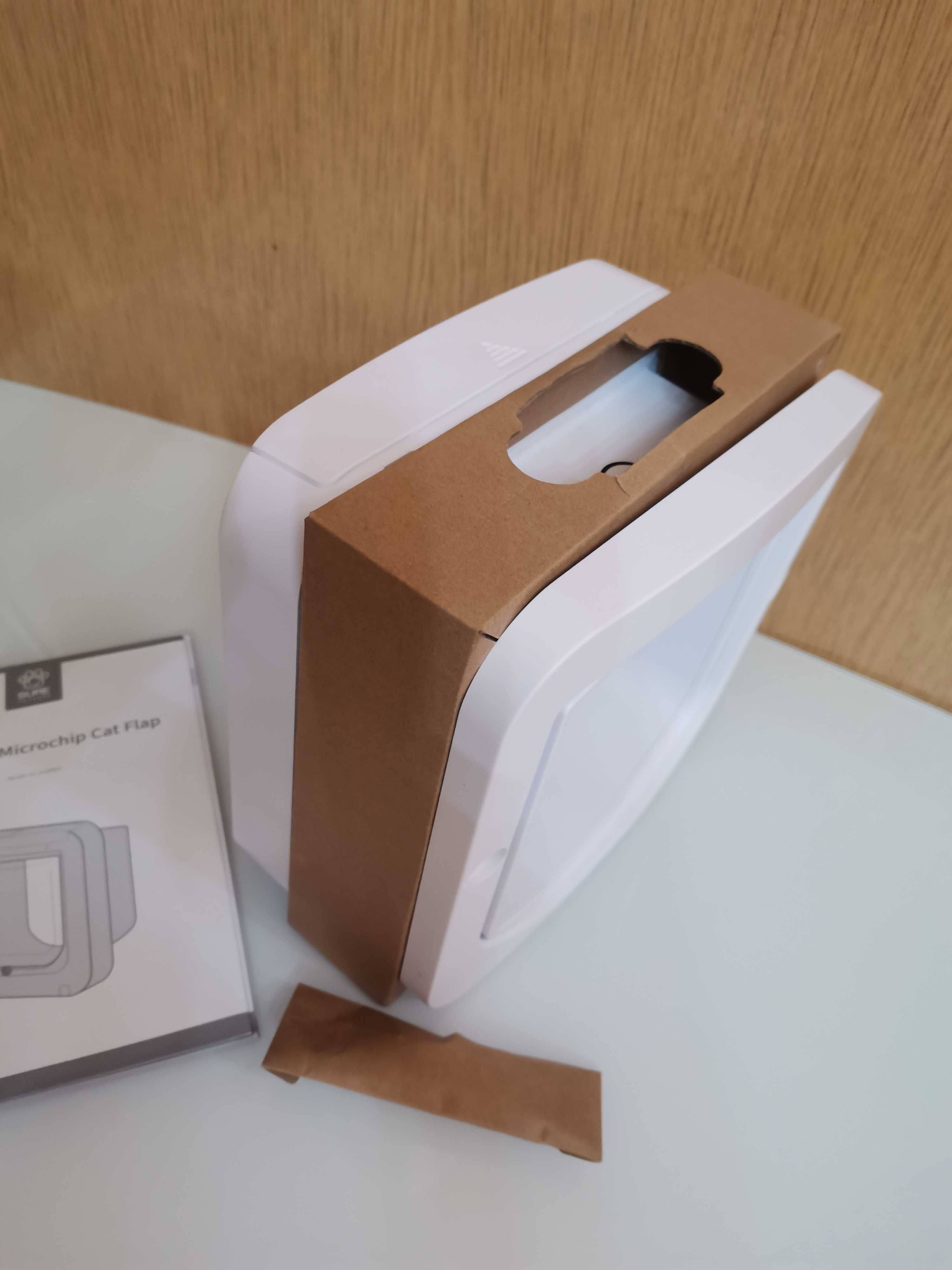 Drzwiczki dla kota Sureflap Microchip Cat door SUR001