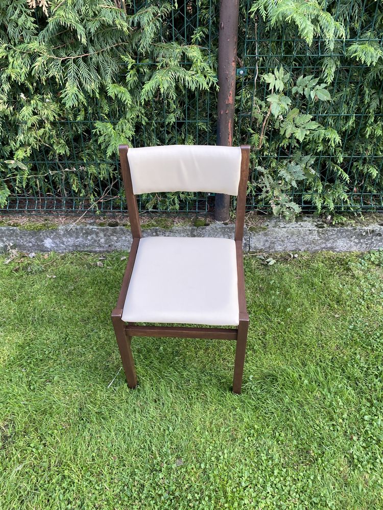 Krzesła drewniane  odnowione  cena za sztukę