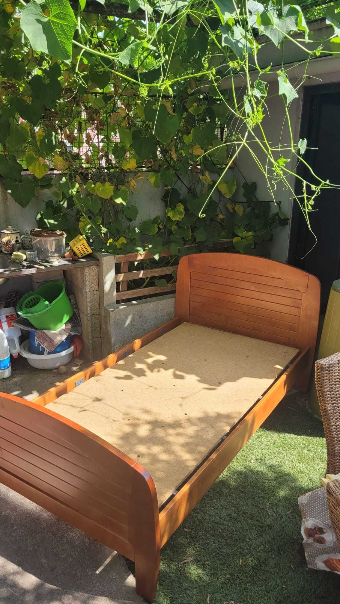 Cama Solteiro Madeira com Estrado