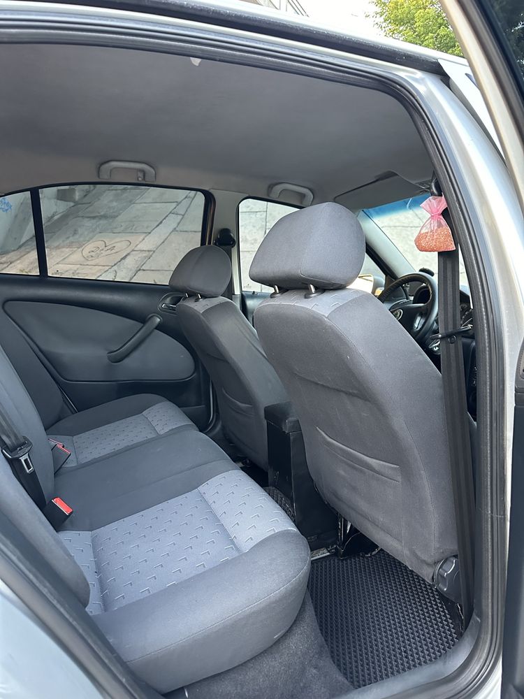 Skoda octavia tour 1.6 mpi