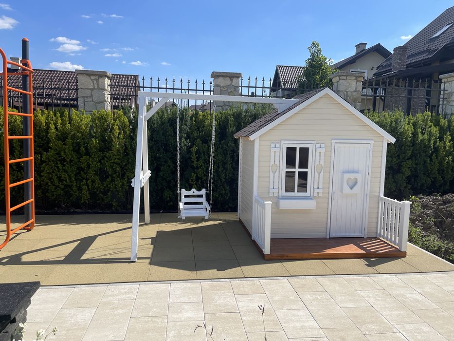 Дитячий будинок з дерева для дітей будиночок гойдалка деревяний