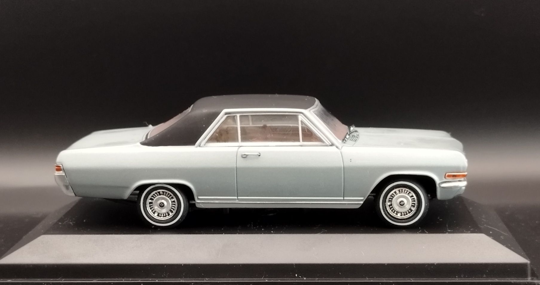 1:43 Minichamps Opel Diplomat V8 Coupe Limit 1/2016 sztuk model nowy