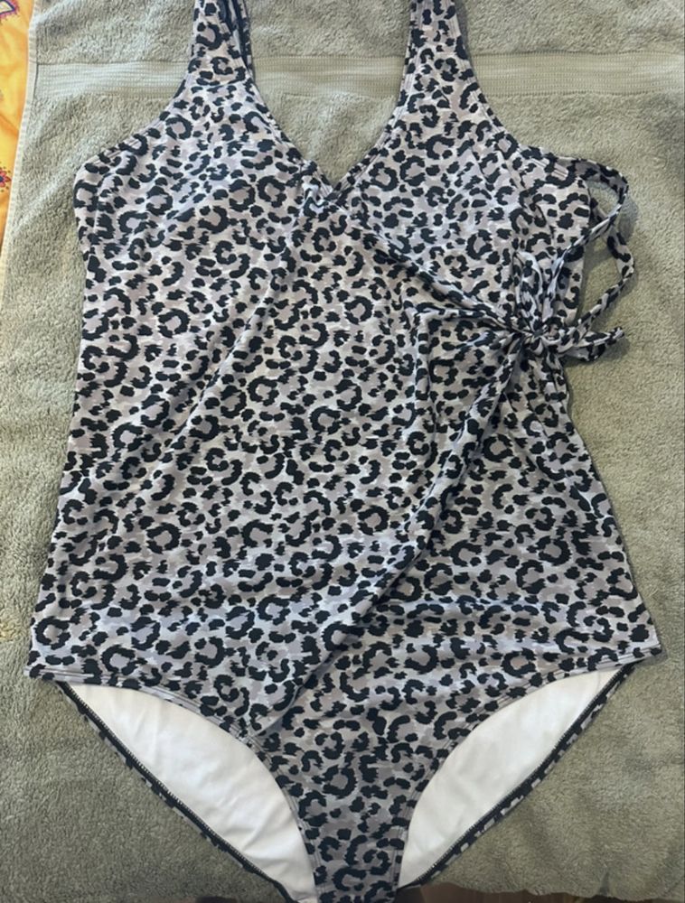 Plus size. Stroj kąpielowy jednoczęściowy. Roz 60