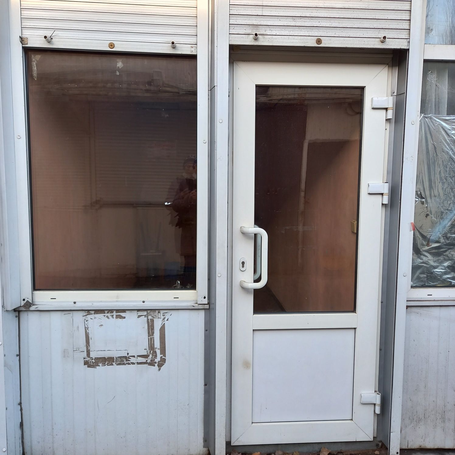 Продаю, 11кв.м, можно для парикмахерской,или сдаю в аренду, пл.Победы