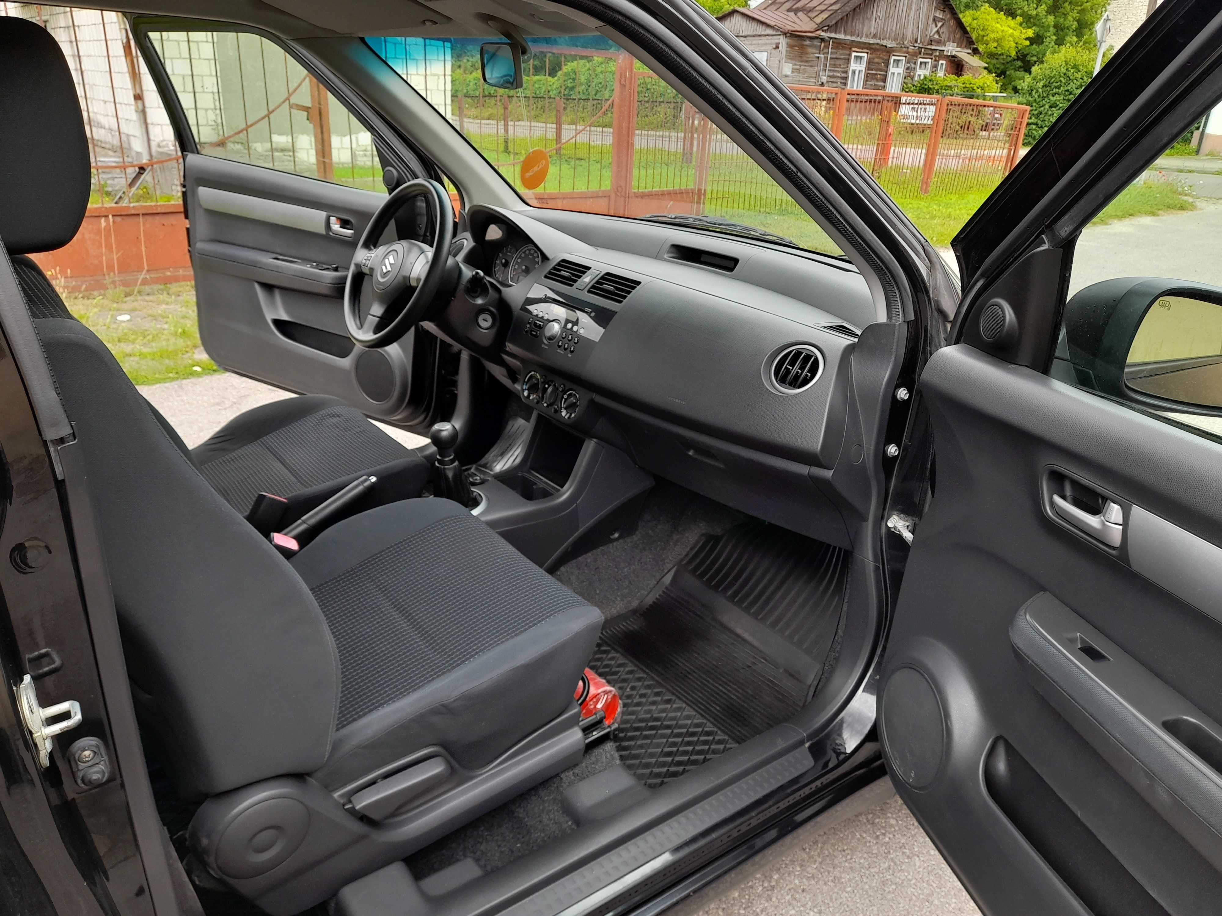 Suzuki Swift 1.3 benzyna,zadbany,klima sprawna,168 tys,przebiegu