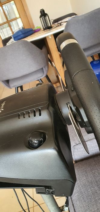 Volante G29 + base em bom estado