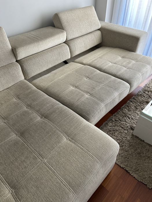 Sofá com chaise longue