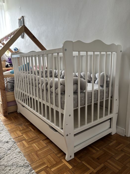 Białe Łóżeczko niemowlęce 120x60 z materacem, szufladą