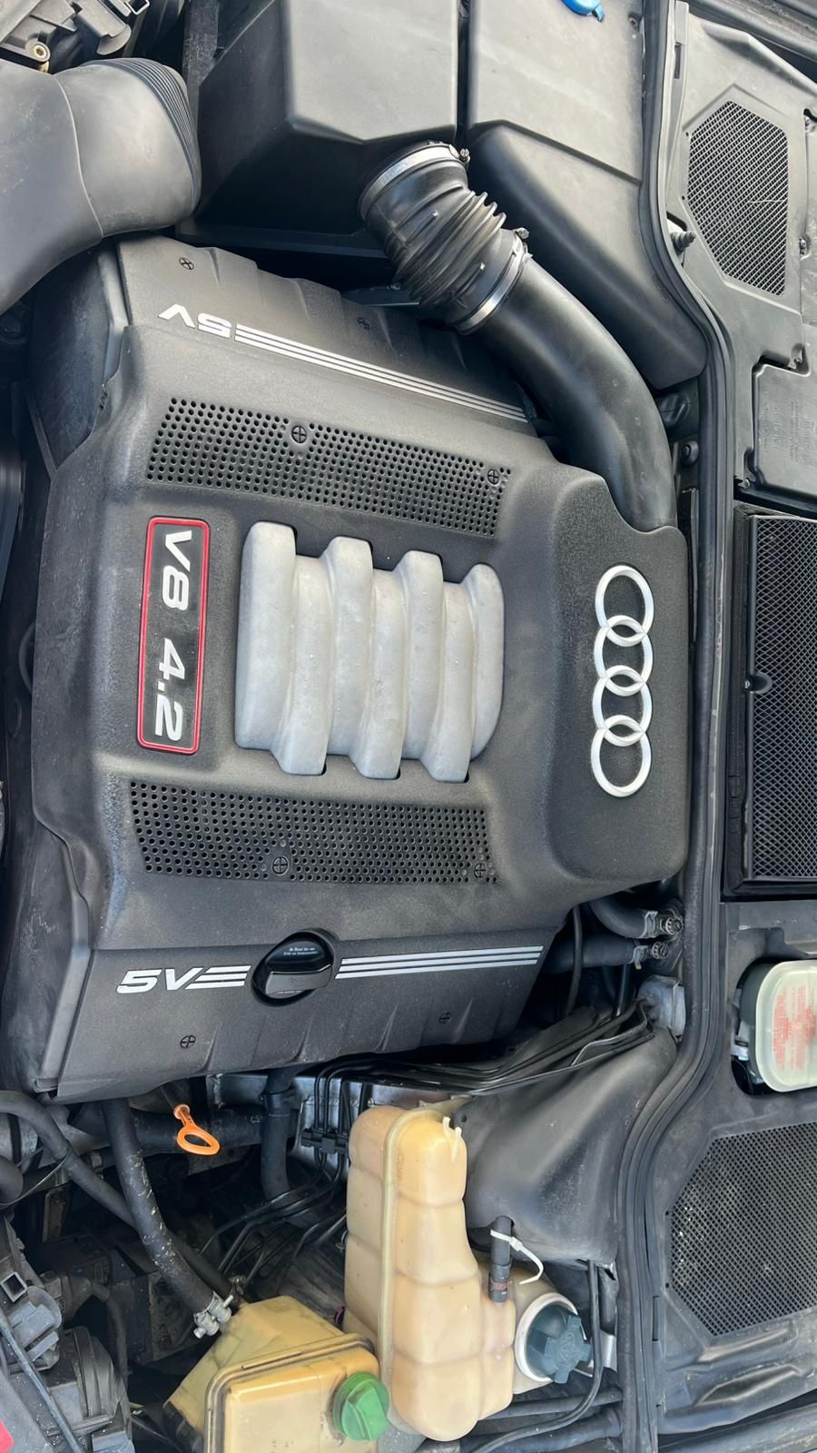 Audi S8 D2 4.2  V8  1999r.