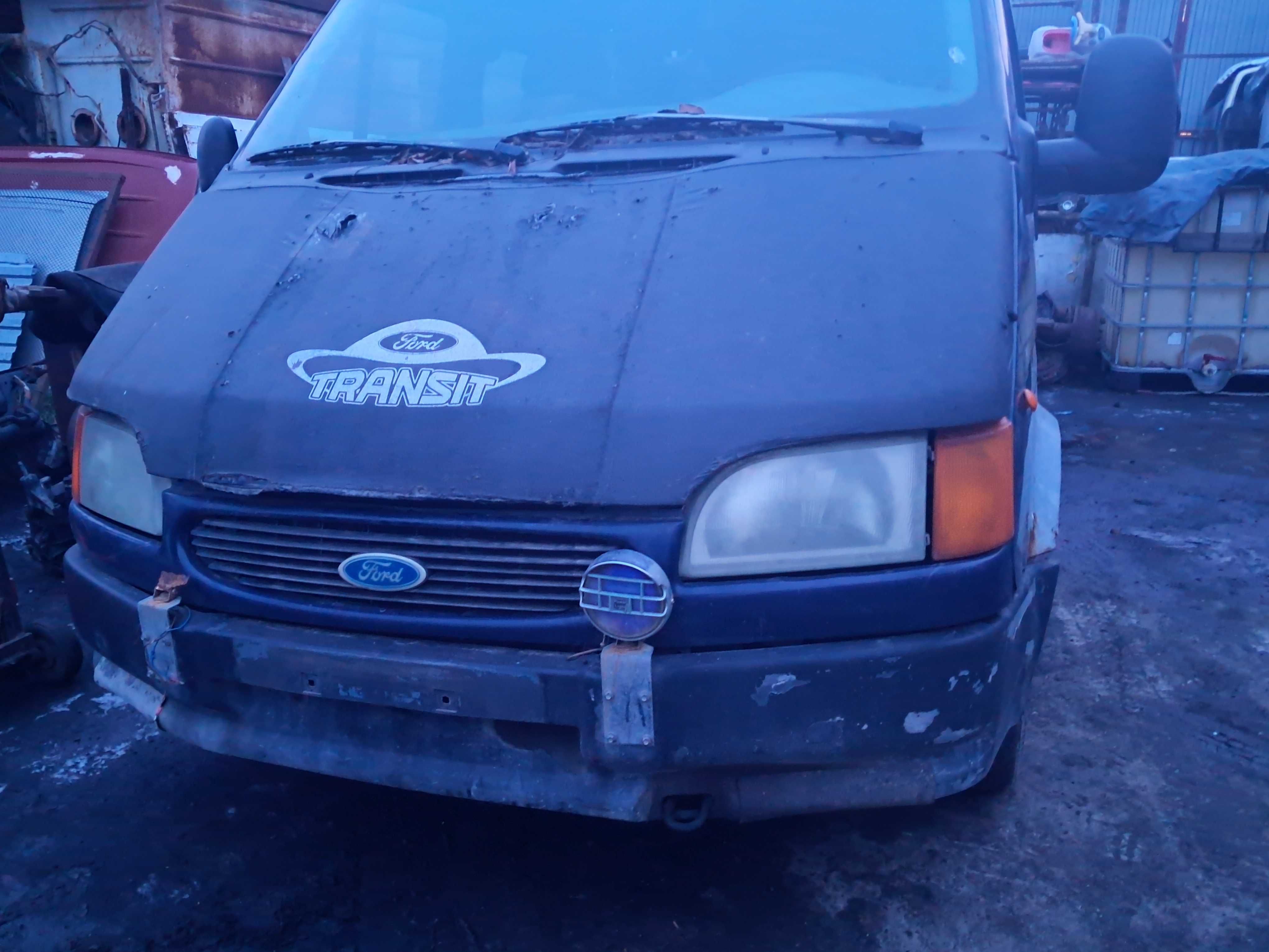 Капот решотка Транзит Ford Transit 96-00