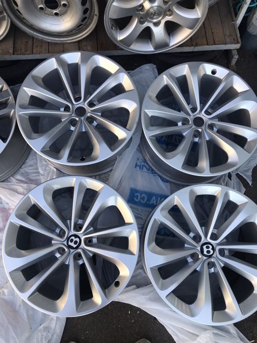 Диски оригинальные Bentley Bentayga R21. 5/130 . 10J