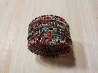 Pulseira Com Contas Azuis e Vermelhas