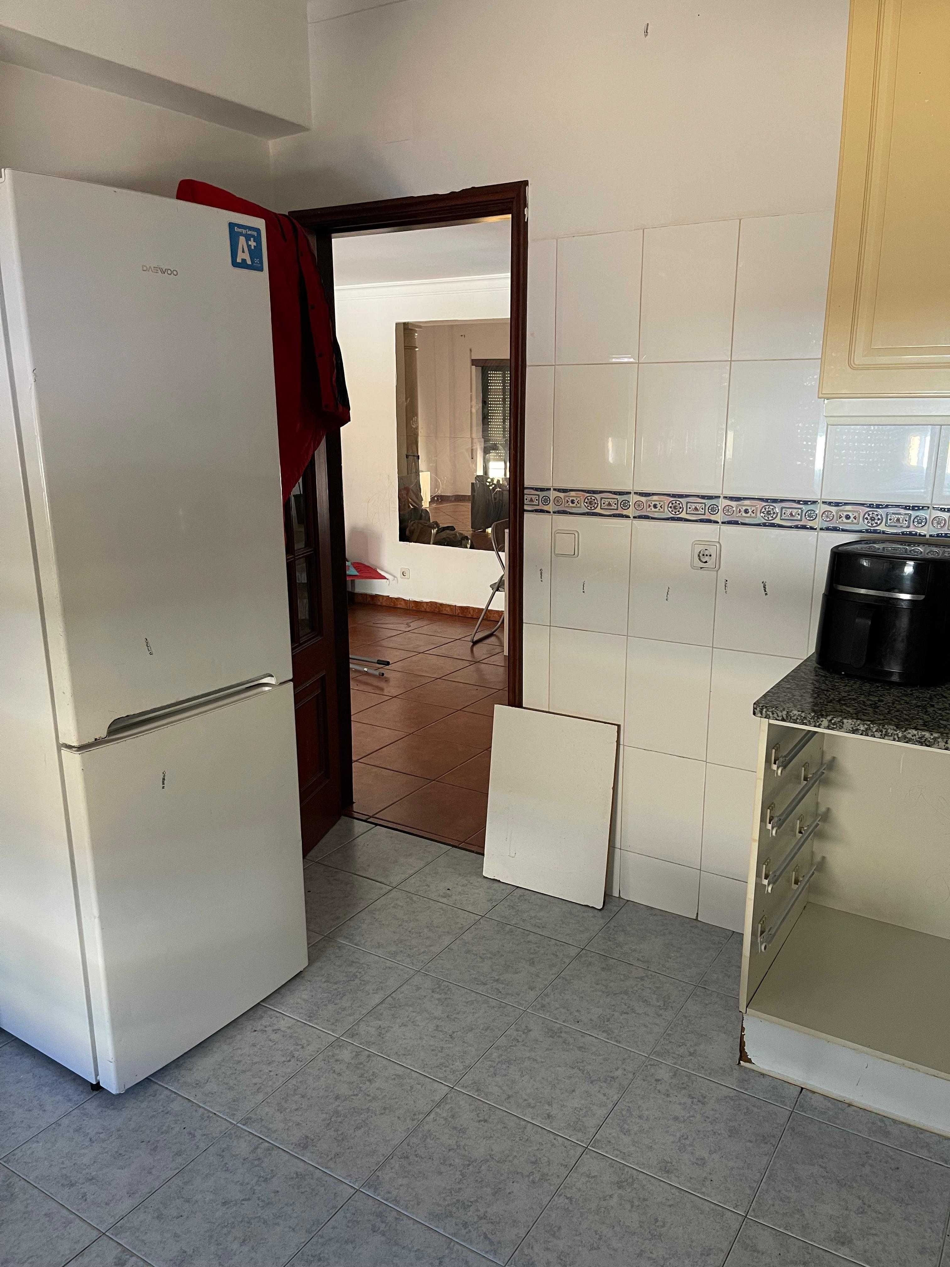 Arrendo apartamento T3 Próximo da estação do entroncamento.