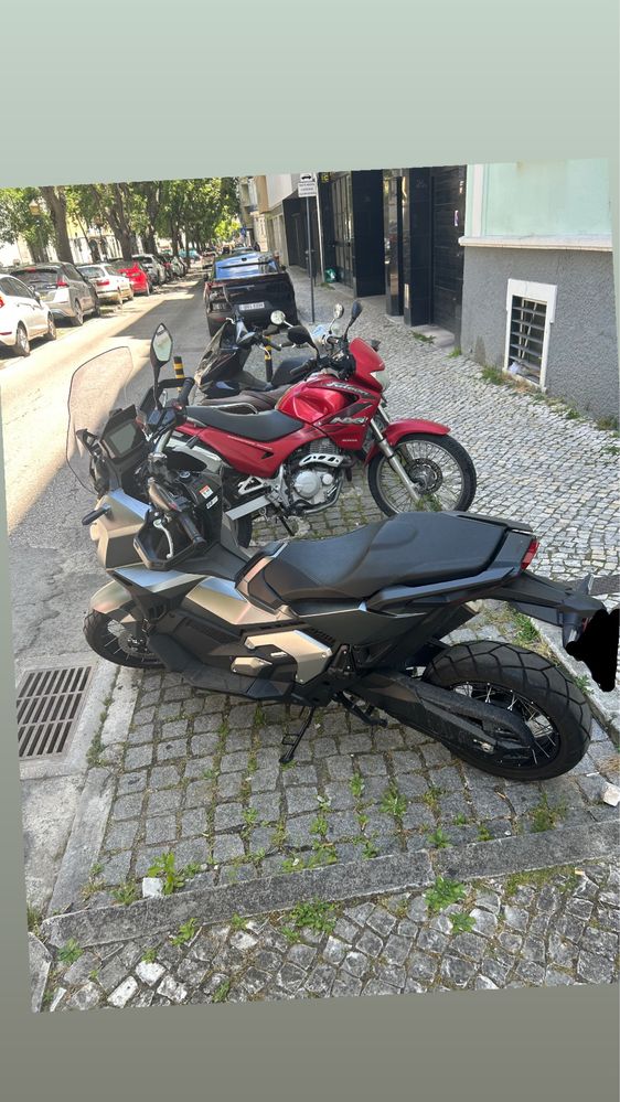 Vendo Xadv 750 com 1500 Km com garantia válida até 2026