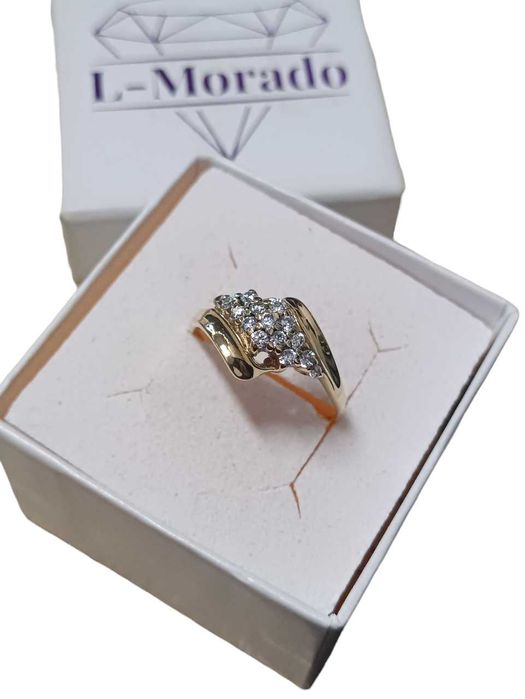 Złoty pierścionek 333 8K 2,7 g r. 20,5