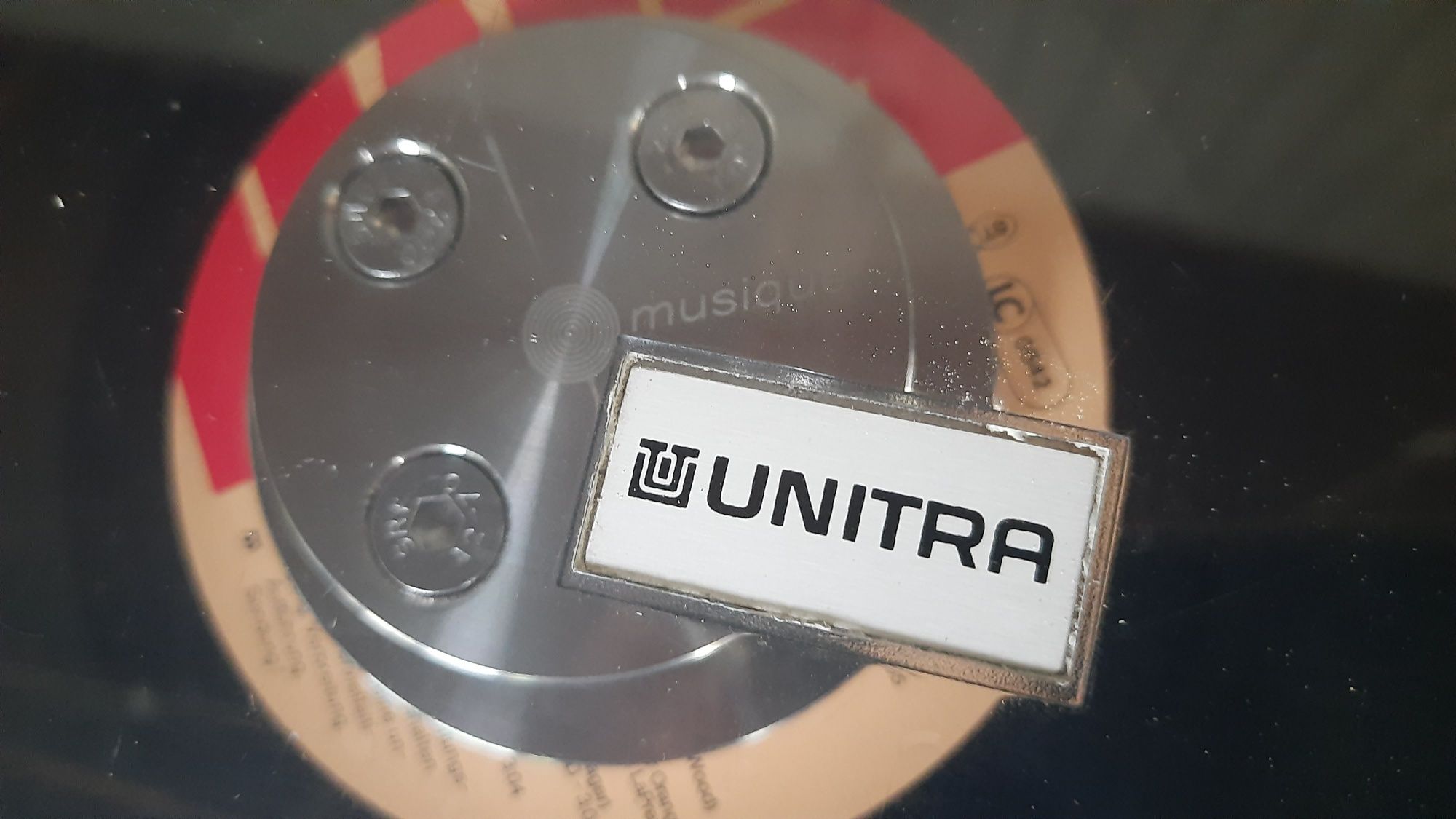 gramofon UNITRA Cyryl z drewnianą podstawką