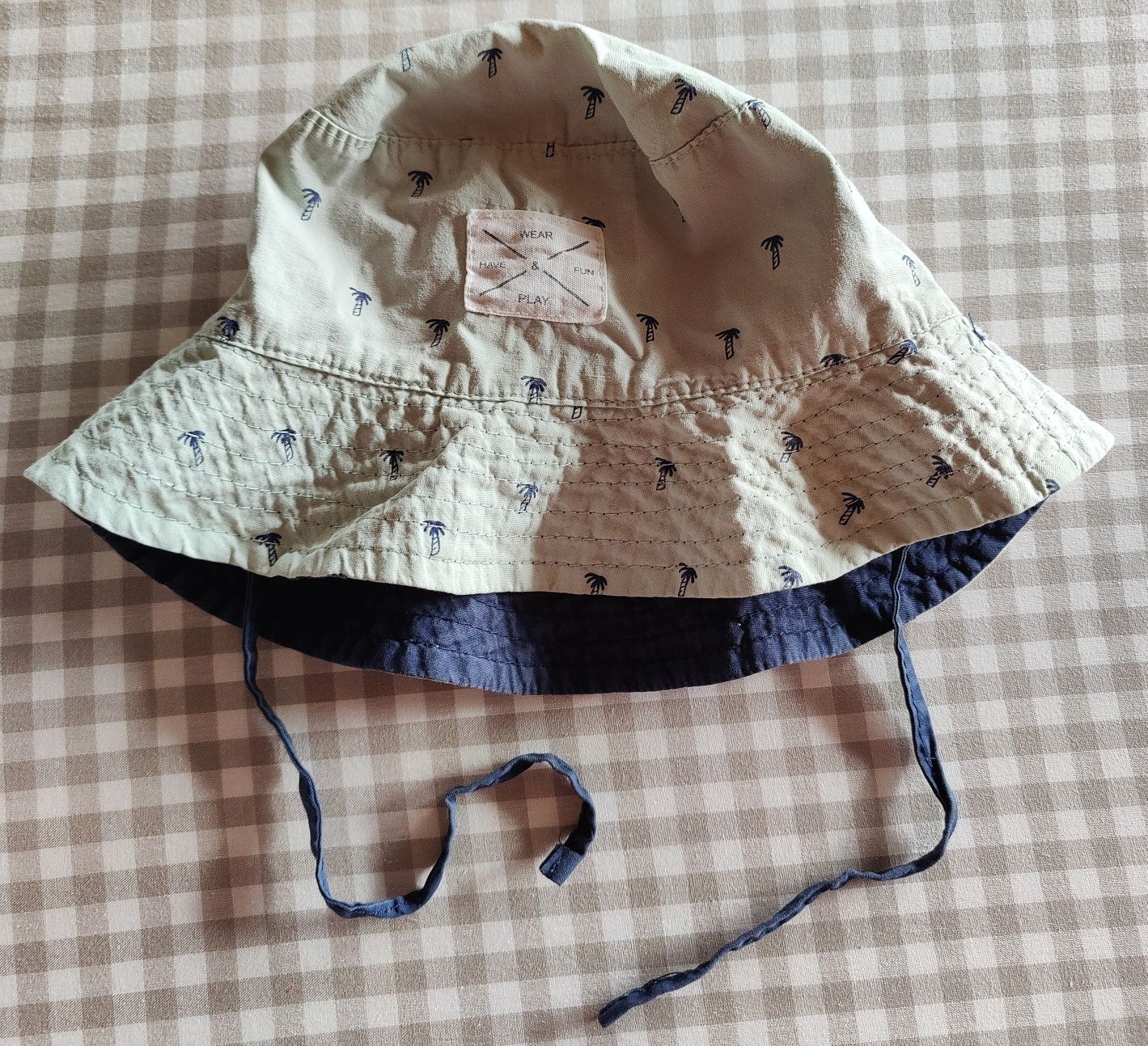 Jasnozielona granatowa czapka letnia H&M r 80 dwustronny kapelusz