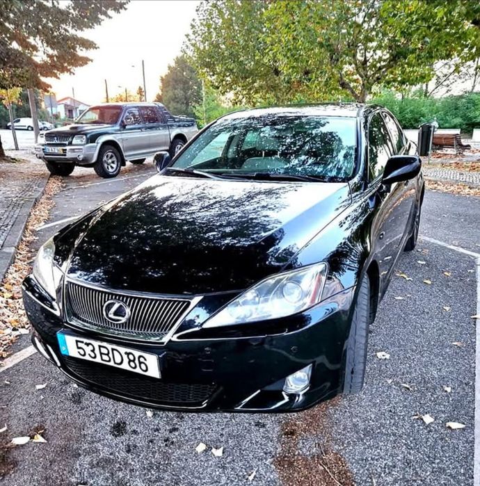 Lexus is 220D ful extras
