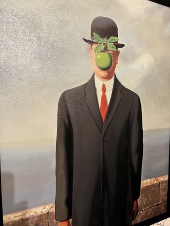 Картина Магрит мужчина с яблоком масло