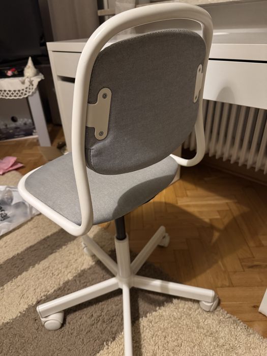 Krzeslo obrotowe na kółkach ikea