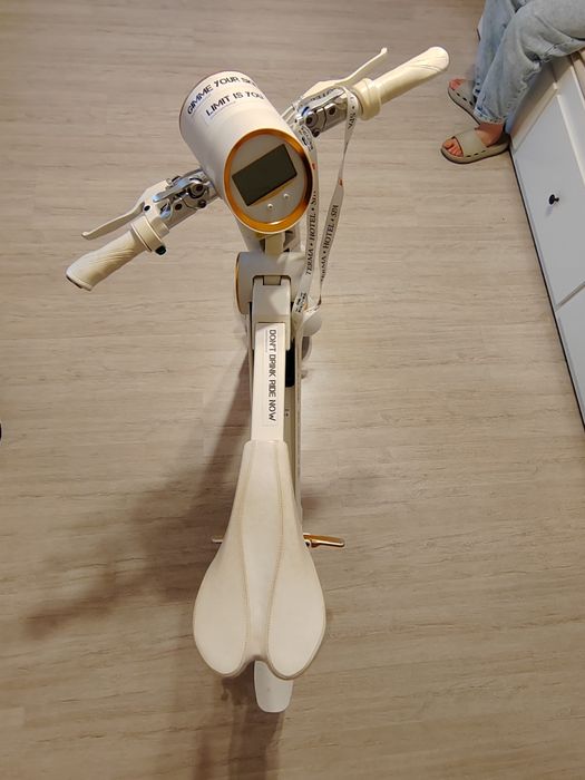 Mini skuter elektryczny dziecięcy