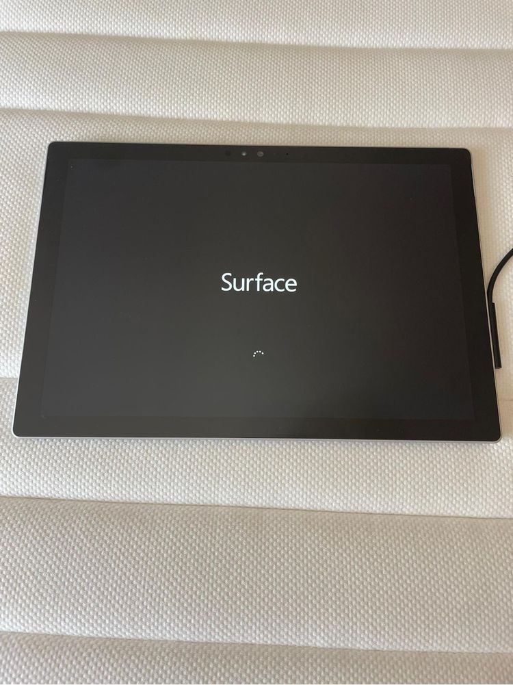 Microsoft Surface Pro 4 + Teclado Novo - Estimado