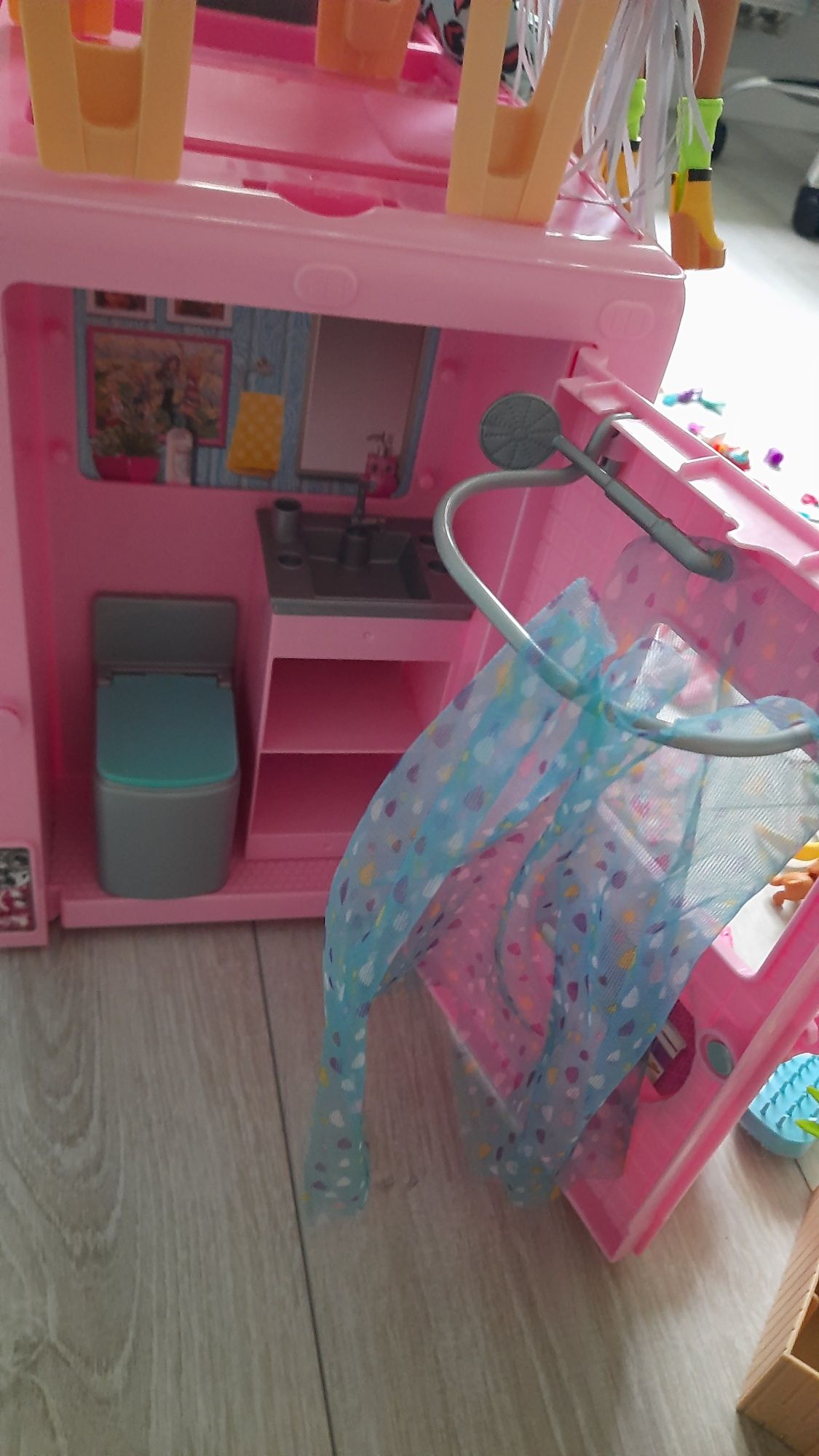 Barbie GHL93 - Kamper 3 w 1 Super Przygoda są akcesoria