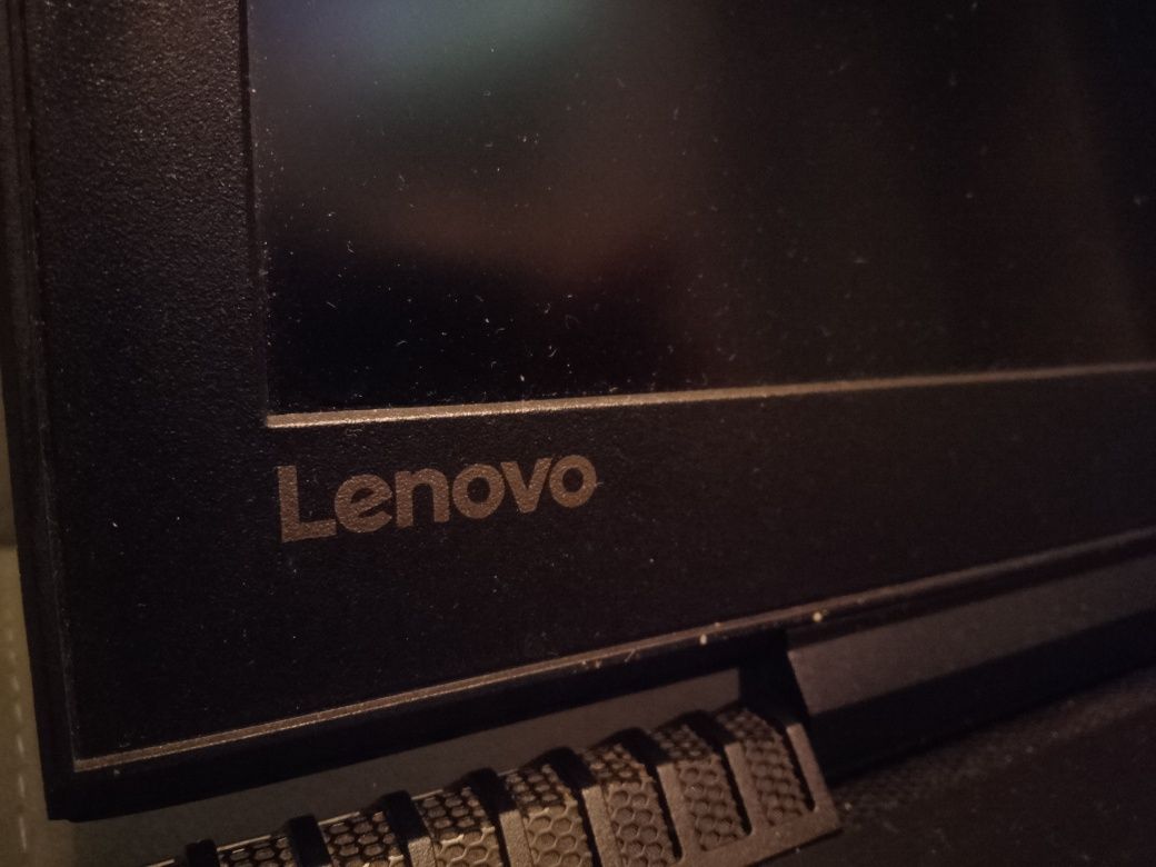 Lenovo y520 gamingowy laptop