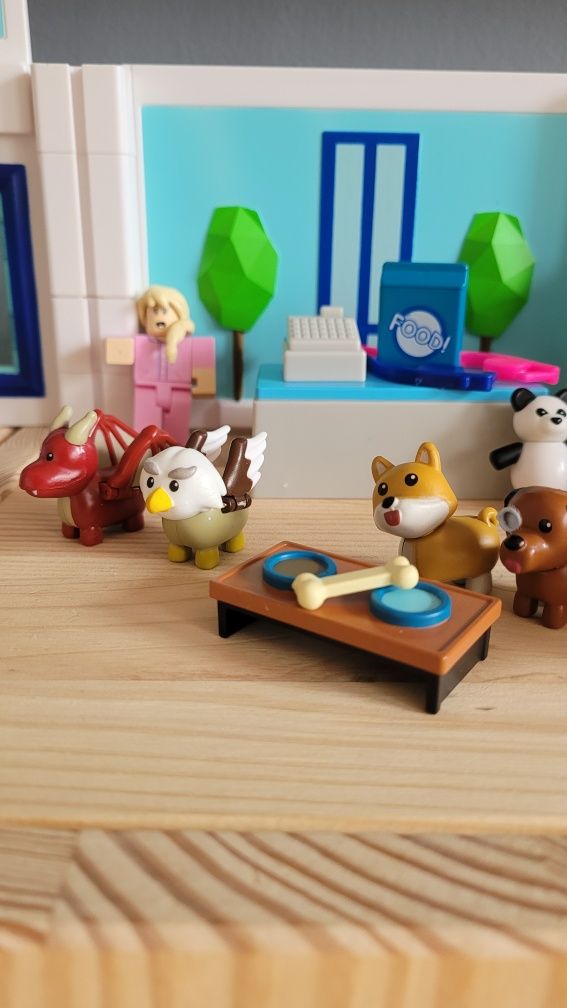 Roblox Deluxe Playset Adopt Me