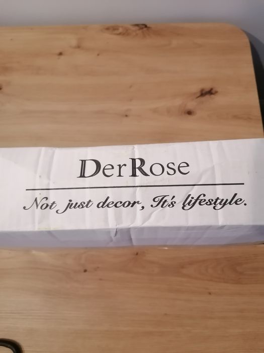 Sztuczne kwiaty w doniczkach