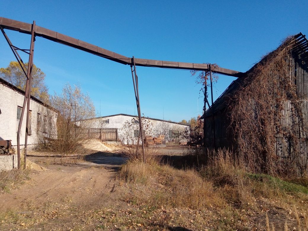 Ангар та складські приміщення вул. Грушевського