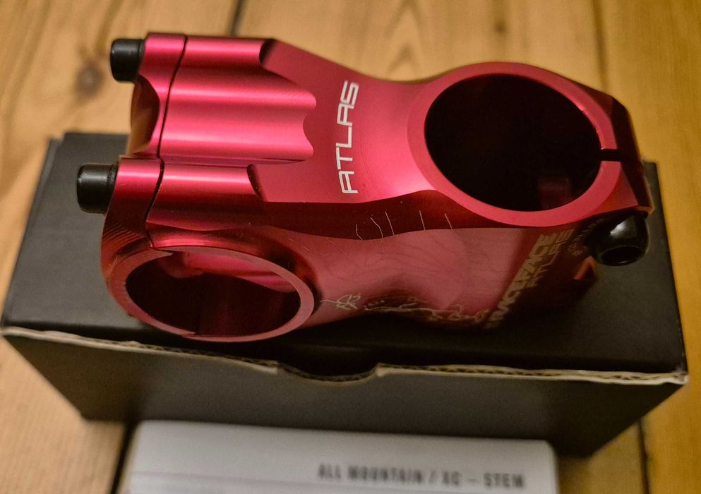 Mostek Race Face Atlas 31.8 50x0 czerwony