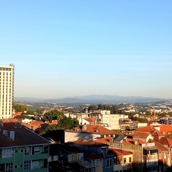 Alugo garagem cento Porto metro do Bolhão!