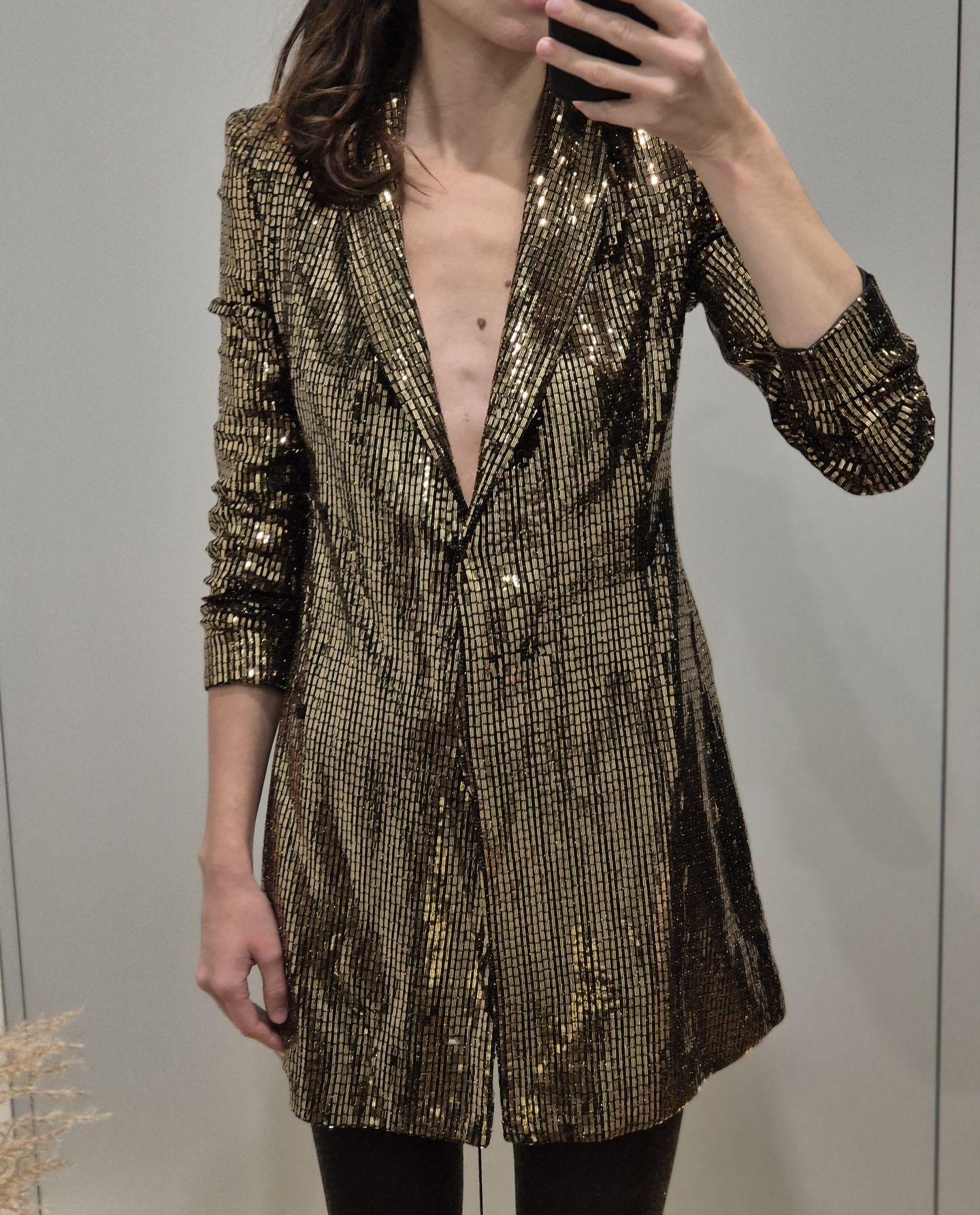 Сукня-піджак Zara в комплекті з люрексовими колготами Calzedonia